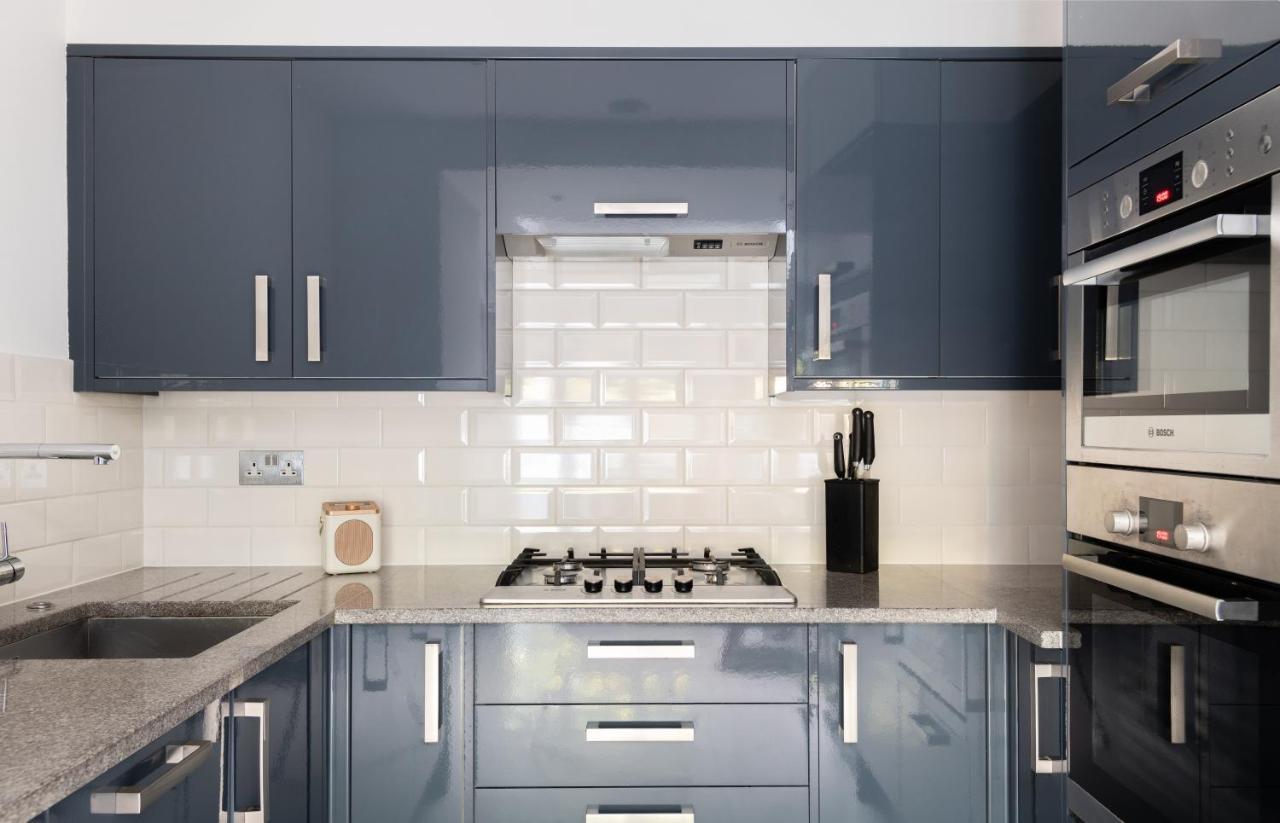 The Heart Of Shepherds Bush - Modern 2Bdr Apartment With Garden Лондон Экстерьер фото