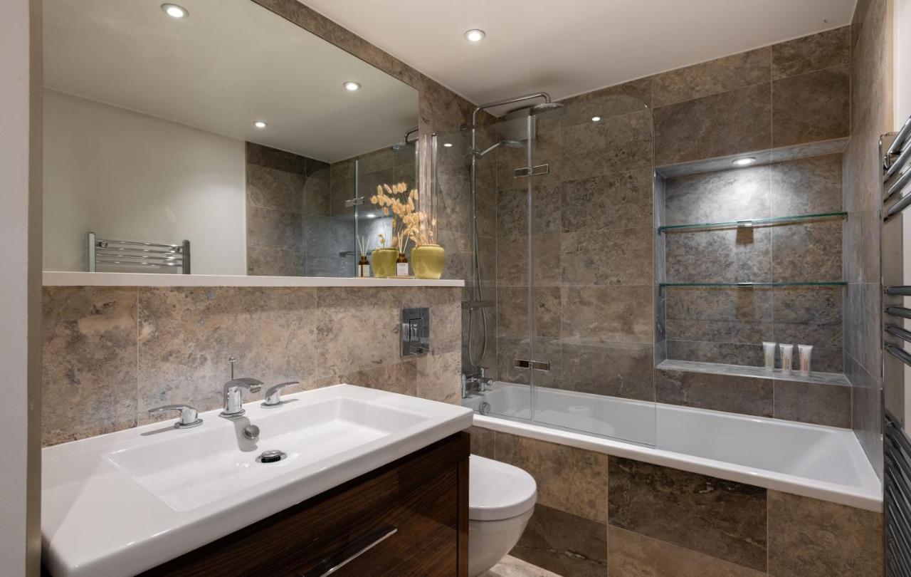 The Heart Of Shepherds Bush - Modern 2Bdr Apartment With Garden Лондон Экстерьер фото