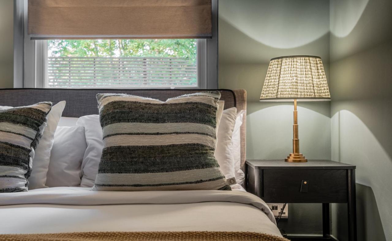 The Heart Of Shepherds Bush - Modern 2Bdr Apartment With Garden Лондон Экстерьер фото