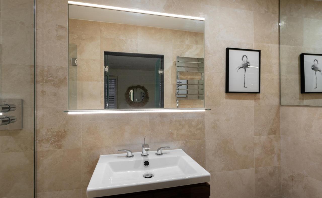 The Heart Of Shepherds Bush - Modern 2Bdr Apartment With Garden Лондон Экстерьер фото