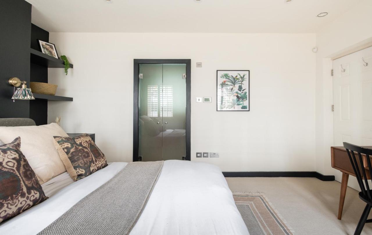 The Heart Of Shepherds Bush - Modern 2Bdr Apartment With Garden Лондон Экстерьер фото